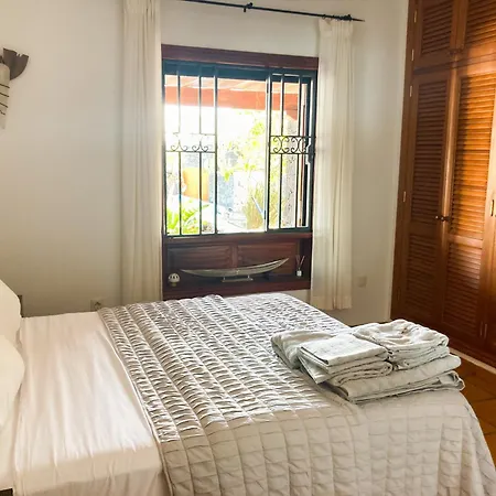 Casa Keo, Vila