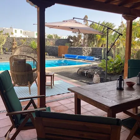 Casa Keo, Vila