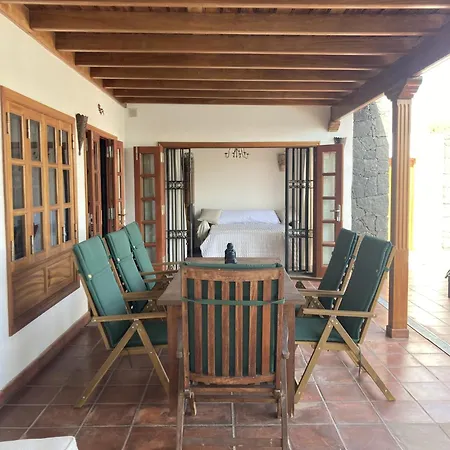 Casa Keo, Vila